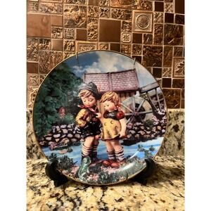 Hello‎ Down There M.I. Hummel Little Companions Danbury Mint Plate
